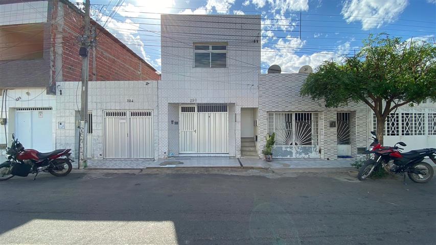 VENDE CASA E APARTAMENTO RUA 12 DE OUTUBRO 320 FLORES