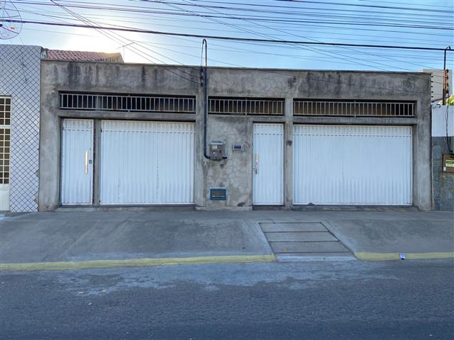 ALUGA CASA COMERCIAL - AVENIDA DÁRIO RABELO