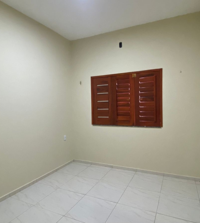 RUA11719TBELLA03.jpeg